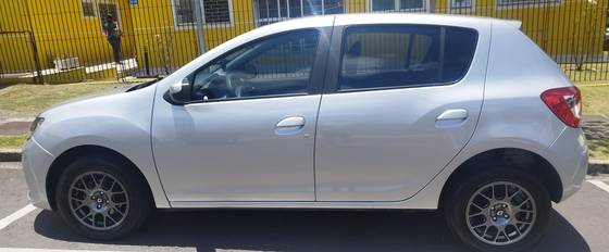 RENAULT SANDERO 1.6 EXPRESSION 8V FLEX 4P MANUAL RENAULT SANDERO 1.6 EXPRESSION 8V FLEX 4P MANUAL